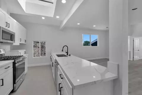 Kitchen - 3401 Big Boulder Ln, Alpine, CA 91901 photo 2 of 4