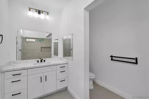 Bath - 3401 Big Boulder Ln, Alpine, CA 91901 photo 2 of 7