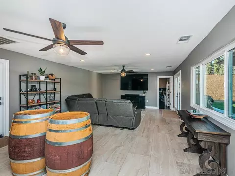 Dining - 33928 Calle Vis, Temecula, CA 92592 photo 4 of 4