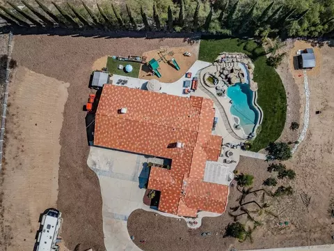 View/Area - 33928 Calle Vis, Temecula, CA 92592 photo 2 of 3