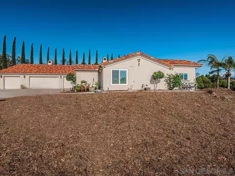 Exterior - 33928 Calle Vis, Temecula, CA 92592 photo 2 of 10