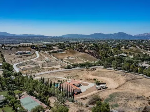 View/Area - 33928 Calle Vis, Temecula, CA 92592 photo 3 of 3