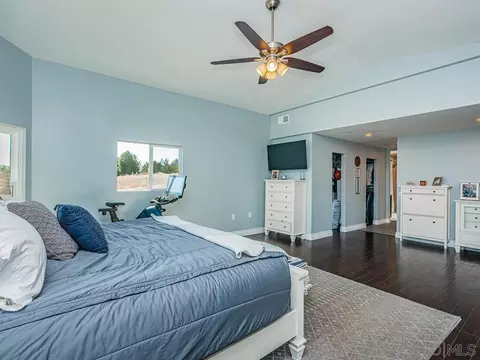 Bedroom - 33928 Calle Vis, Temecula, CA 92592 photo 2 of 7
