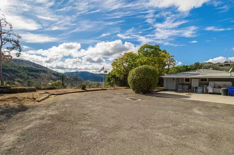 View/Area - 31231 Palimo Dr, Escondido, CA 92026 photo 2 of 11
