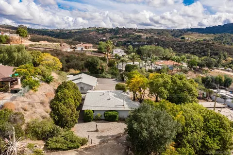 View/Area - 31231 Palimo Dr, Escondido, CA 92026 photo 7 of 11
