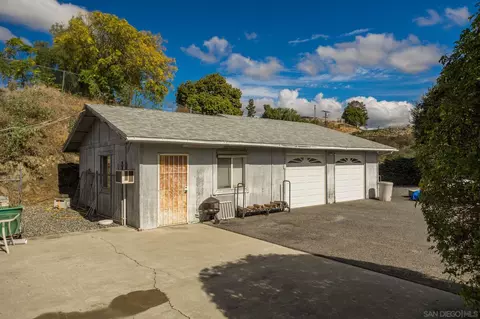Exterior - 31231 Palimo Dr, Escondido, CA 92026 photo 4 of 5