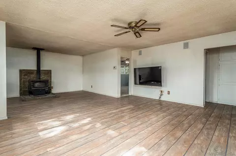 Living - 31231 Palimo Dr, Escondido, CA 92026 photo 5 of 5