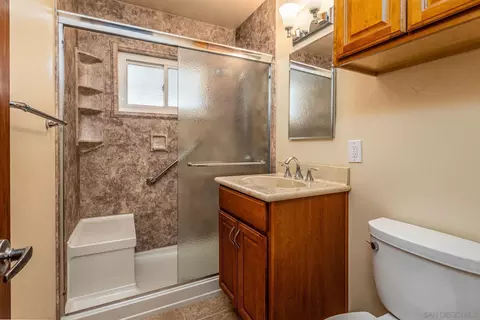 Bath - 31231 Palimo Dr, Escondido, CA 92026 photo 1 of 1