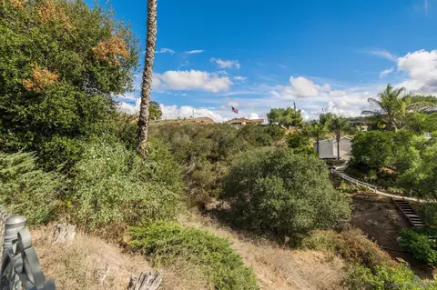 View/Area - 31231 Palimo Dr, Escondido, CA 92026 photo 3 of 11