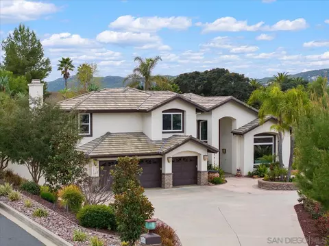 Exterior - 2031 Ridgecrest Pl, Escondido, CA 92029 photo 3 of 14