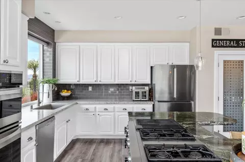 Kitchen - 2031 Ridgecrest Pl, Escondido, CA 92029 photo 2 of 4