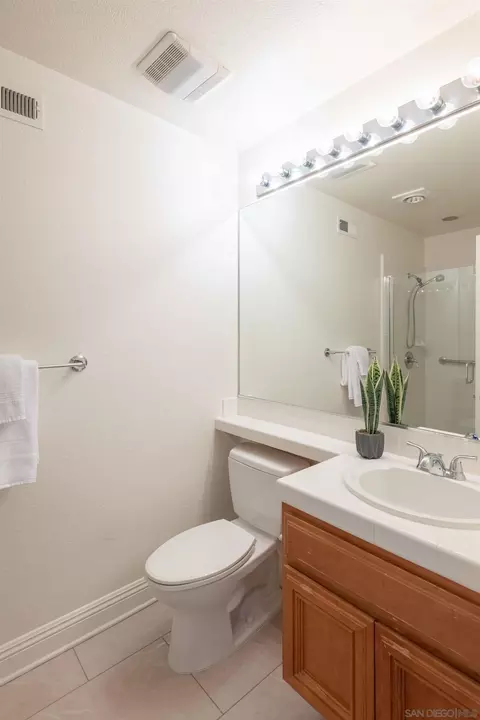 Bath - 3547 Corte Dulce, Carlsbad, CA 92009 photo 3 of 5