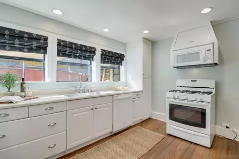 Kitchen - 12624 Metate Ln, Poway, CA 92064 photo 3 of 4