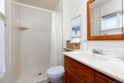 Bath - 8322 Roy St, Lemon Grove, CA 91945 photo 1 of 3