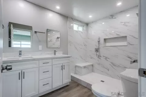 Bath - 32 Blue Sky Ln, Oceanside, CA 92056 photo 1 of 3