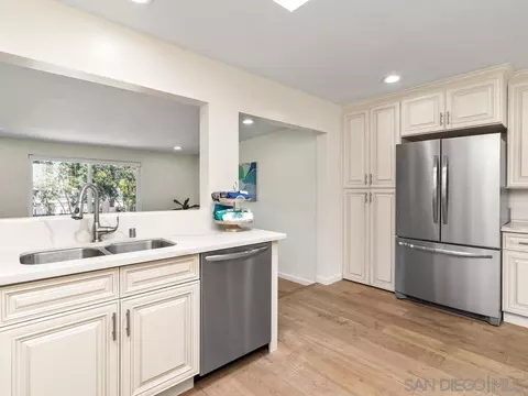 Kitchen - 579 Gold, Oceanside, CA 92057 photo 4 of 5