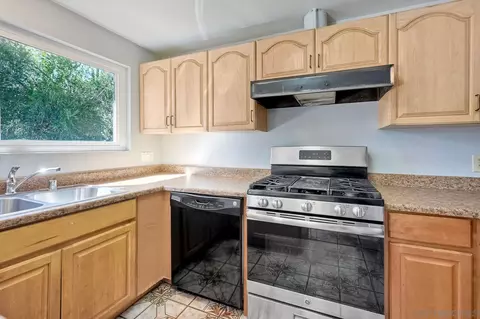 Kitchen - 13506 Utopia Rd, Poway, CA 92064 photo 5 of 6