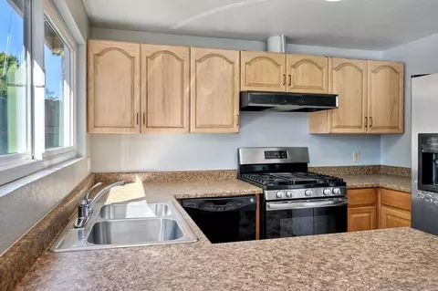 Kitchen - 13506 Utopia Rd, Poway, CA 92064 photo 4 of 6