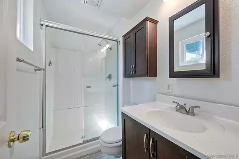 Bath - 13506 Utopia Rd, Poway, CA 92064 photo 2 of 2