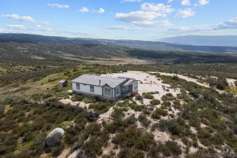 43601 E Benton Rd, Hemet, CA 92544