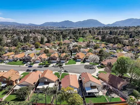 View/Area - 31964 Corte Avalina, Temecula, CA 92592 photo 8 of 10