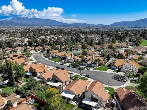 View/Area - 31964 Corte Avalina, Temecula, CA 92592 photo 7 of 10
