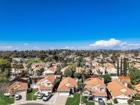 View/Area - 31964 Corte Avalina, Temecula, CA 92592 photo 3 of 10