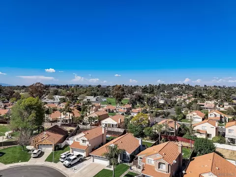 View/Area - 31964 Corte Avalina, Temecula, CA 92592 photo 5 of 10