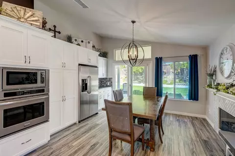 Dining - 31964 Corte Avalina, Temecula, CA 92592 photo 3 of 4