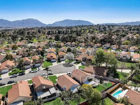 View/Area - 31964 Corte Avalina, Temecula, CA 92592 photo 9 of 10