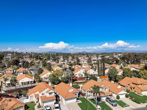 View/Area - 31964 Corte Avalina, Temecula, CA 92592 photo 4 of 10