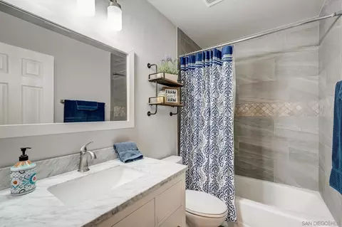 Bath - 31964 Corte Avalina, Temecula, CA 92592 photo 1 of 3