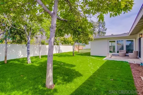 7414 Canton Dr, Lemon Grove, CA 91945 photo 2