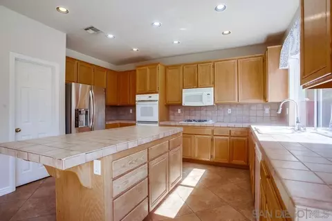 Kitchen - 5163 Riverview, Fallbrook, CA 92028 photo 2 of 7