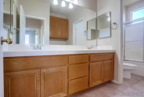 Bath - 5163 Riverview, Fallbrook, CA 92028 photo 8 of 10