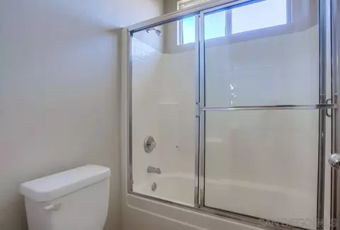 Bath - 5163 Riverview, Fallbrook, CA 92028 photo 9 of 10