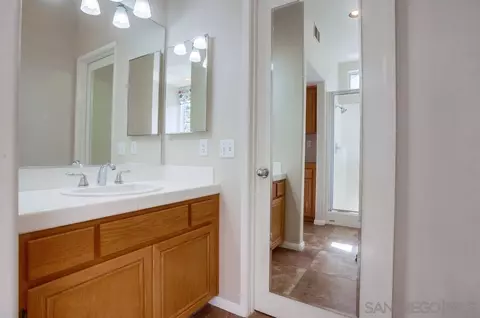 Bath - 5163 Riverview, Fallbrook, CA 92028 photo 4 of 10