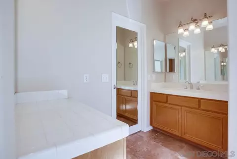 Bath - 5163 Riverview, Fallbrook, CA 92028 photo 7 of 10