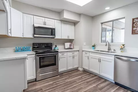 Kitchen - 3515 Boussock Ln, Oceanside, CA 92057 photo 1 of 2