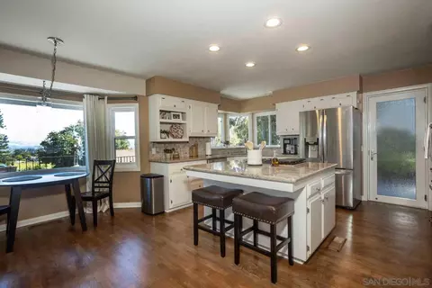 Kitchen - 3718 Cazador Ln, Fallbrook, CA 92028 photo 2 of 2