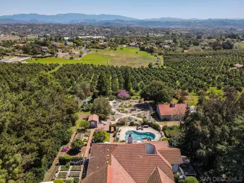 View/Area - 3718 Cazador Ln, Fallbrook, CA 92028 photo 2 of 5