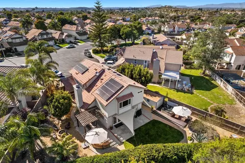 View/Area - 1876 Burnt Maple Way, Vista, CA 92081 photo 4 of 6