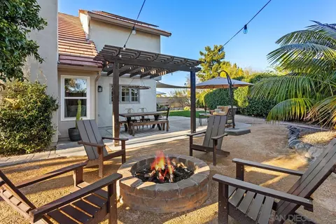 Exterior - 1876 Burnt Maple Way, Vista, CA 92081 photo 10 of 12