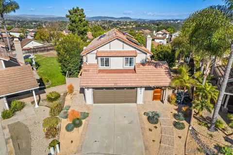 1876 Burnt Maple Way, Vista, CA 92081