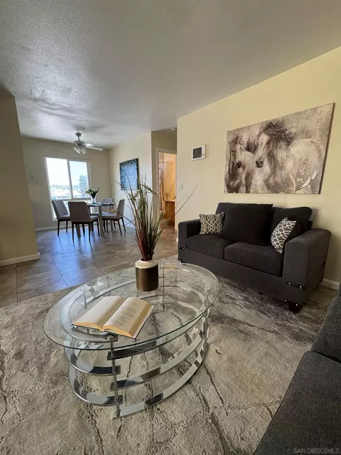 4346 52nd St #8, San Diego, CA 92115
