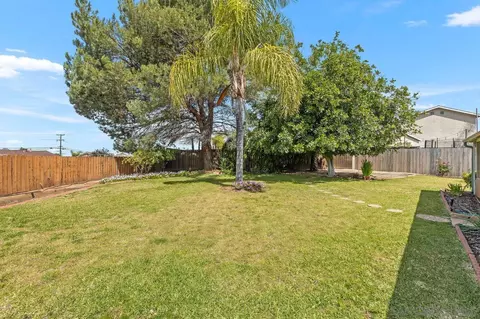 Exterior - 898 Cosmo Ave, El Cajon, CA 92019 photo 6 of 8