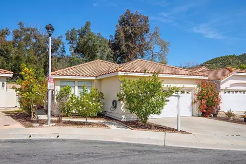 8760 Verna Dr, Escondido, CA 92026
