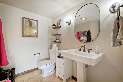 Bath - 16231 Oak Creek Trl, Poway, CA 92064 photo 1 of 6