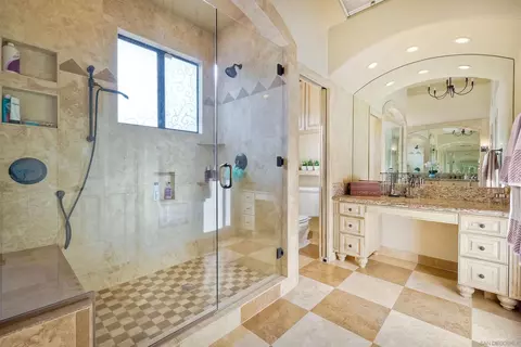 Bath - 16231 Oak Creek Trl, Poway, CA 92064 photo 4 of 6