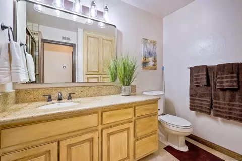 Bath - 16231 Oak Creek Trl, Poway, CA 92064 photo 5 of 6